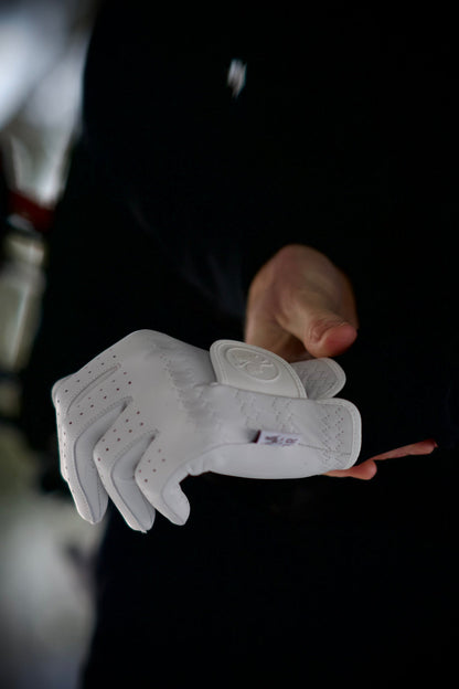 man wearing The Whiteout golf glove