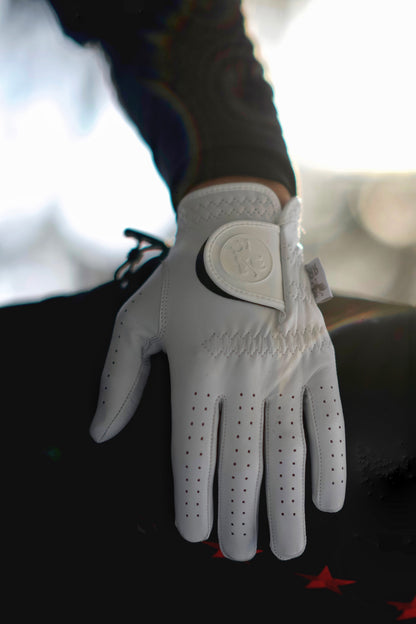 man showing The Whiteout golf glove